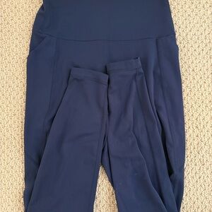 Uniqlo Women's Navy High-Waist Active Leggings